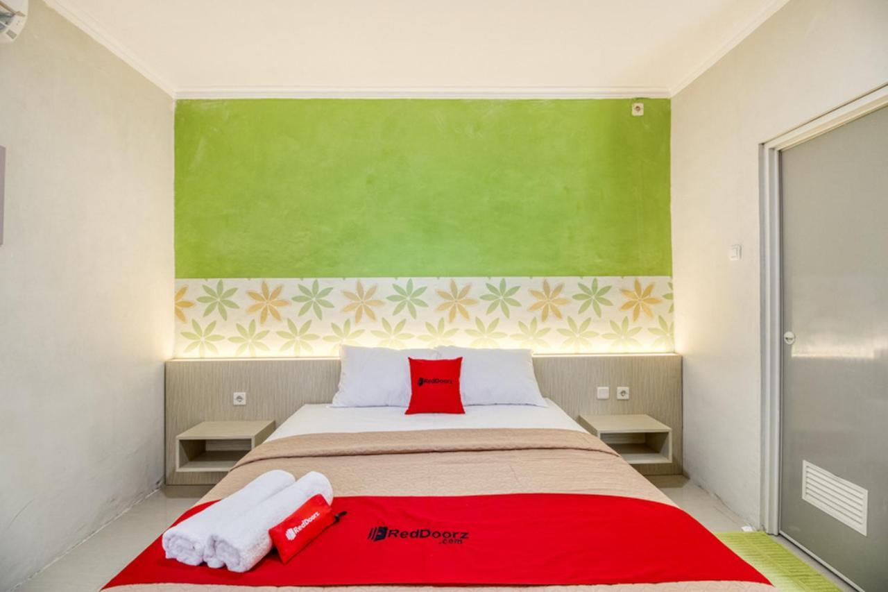 Hotel Reddoorz Near Malioboro Tugu Station Jogja 2 Yogyakarta Exterior foto