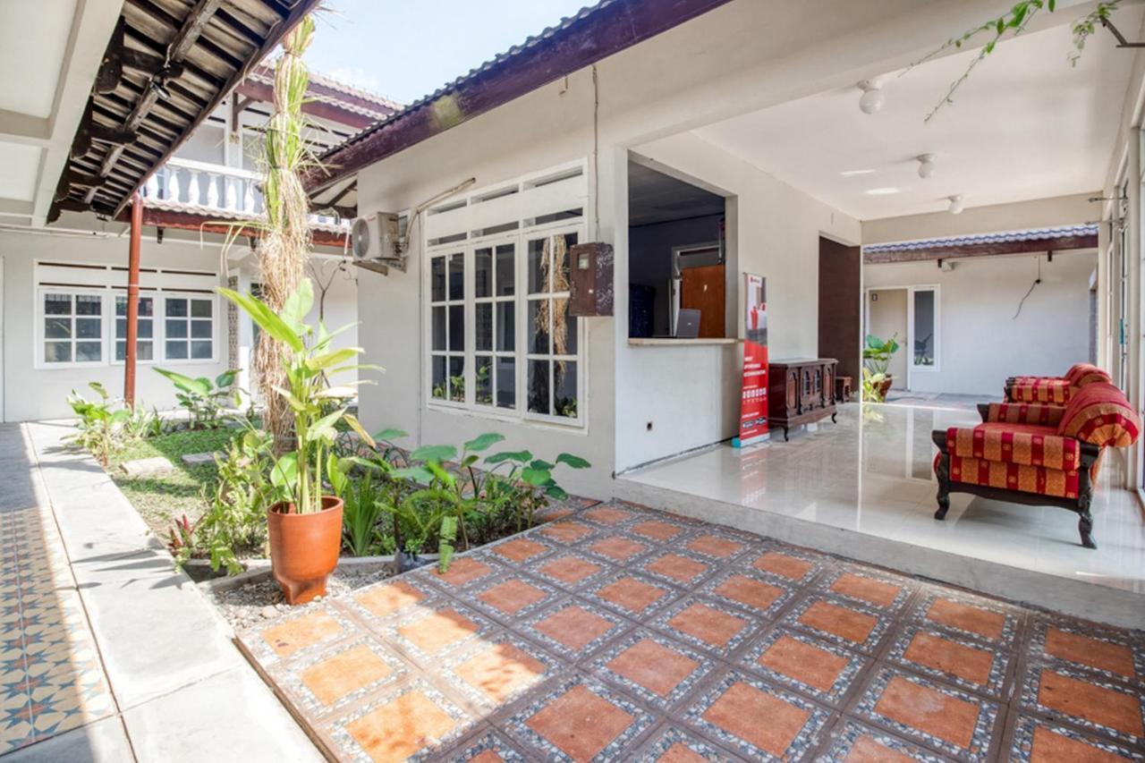 Hotel Reddoorz Near Malioboro Tugu Station Jogja 2 Yogyakarta Exterior foto