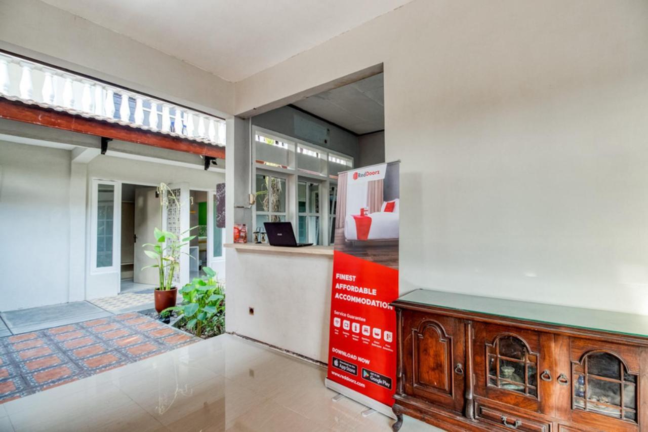 Hotel Reddoorz Near Malioboro Tugu Station Jogja 2 Yogyakarta Exterior foto